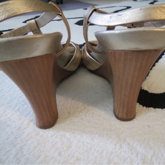 Kenneth Cole Reaction Gold Wedge Sandals - Picture 4 of 6